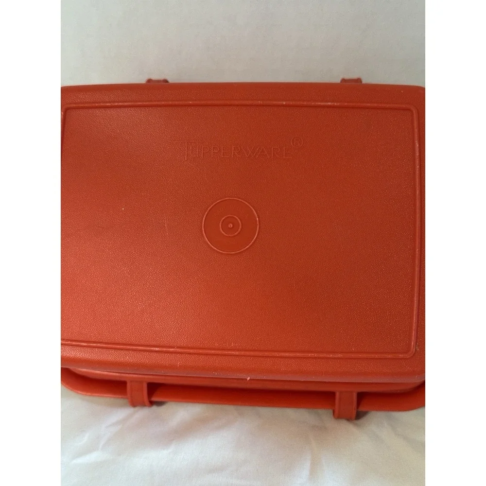 Vintage Tupperware Red Lunchbox Bento Carrier‎ 9x7 Lock Handle USA Kids Retro